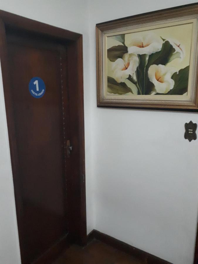 Hostel Jabuticaba เบโลโอรีซอนชี ภายนอก รูปภาพ