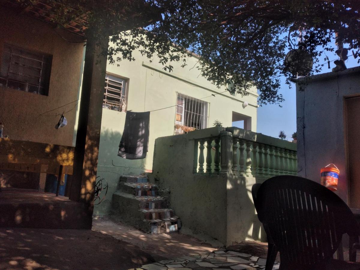 Hostel Jabuticaba เบโลโอรีซอนชี ภายนอก รูปภาพ